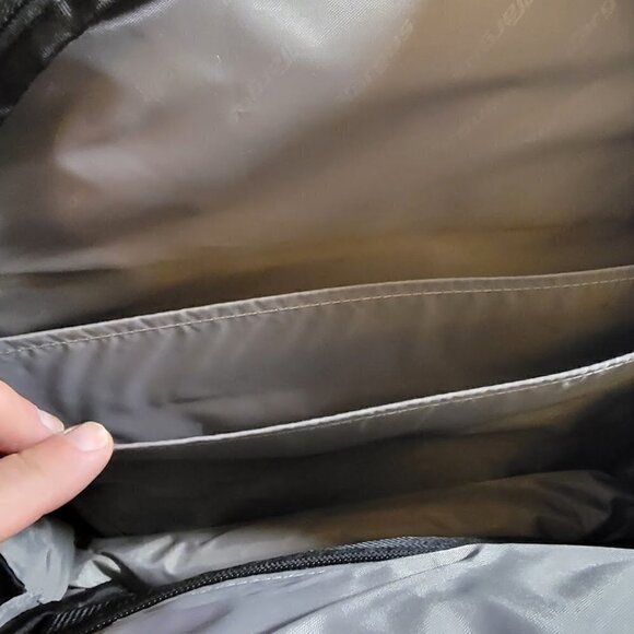 Targus Corporate Traveller Backpack with Advanced Laptop Drop Protection - Picture 9 of 15